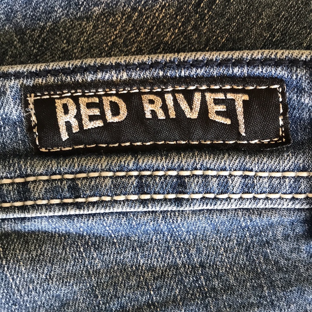 Red Rivet Distressed Cropped Jeans - Picture 7 of 16